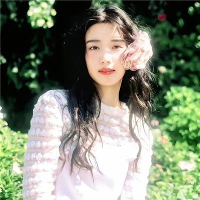 纯属虚构海报